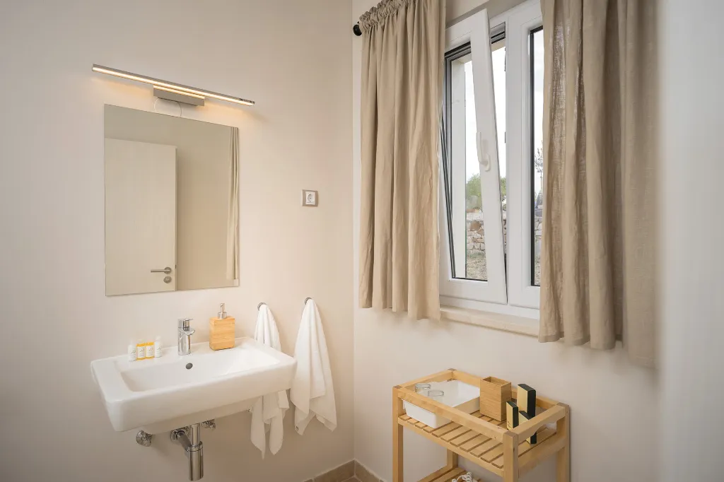 Spacious Family Villa with Pool in Stari Grad