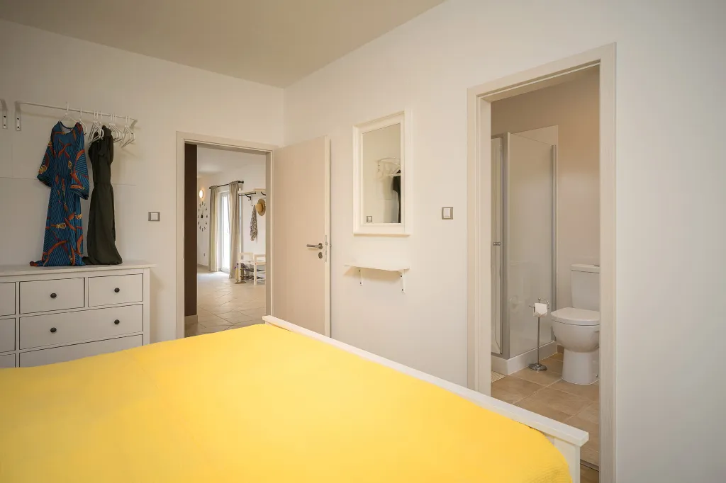 Spacious Family Villa with Pool in Stari Grad