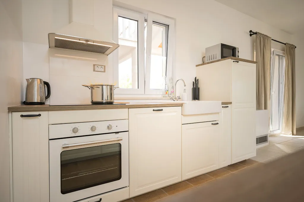 Spacious Family Villa with Pool in Stari Grad