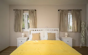 Spacious Family Villa with Pool in Stari Grad