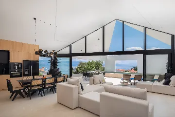 Contemporary Seaside Villa with Pool in Sutivan