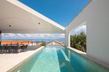 Contemporary Seaside Villa with Pool in Sutivan