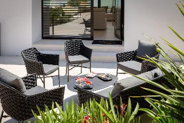 Contemporary Seaside Villa with Pool in Sutivan