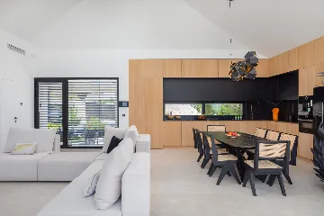 Contemporary Seaside Villa with Pool in Sutivan