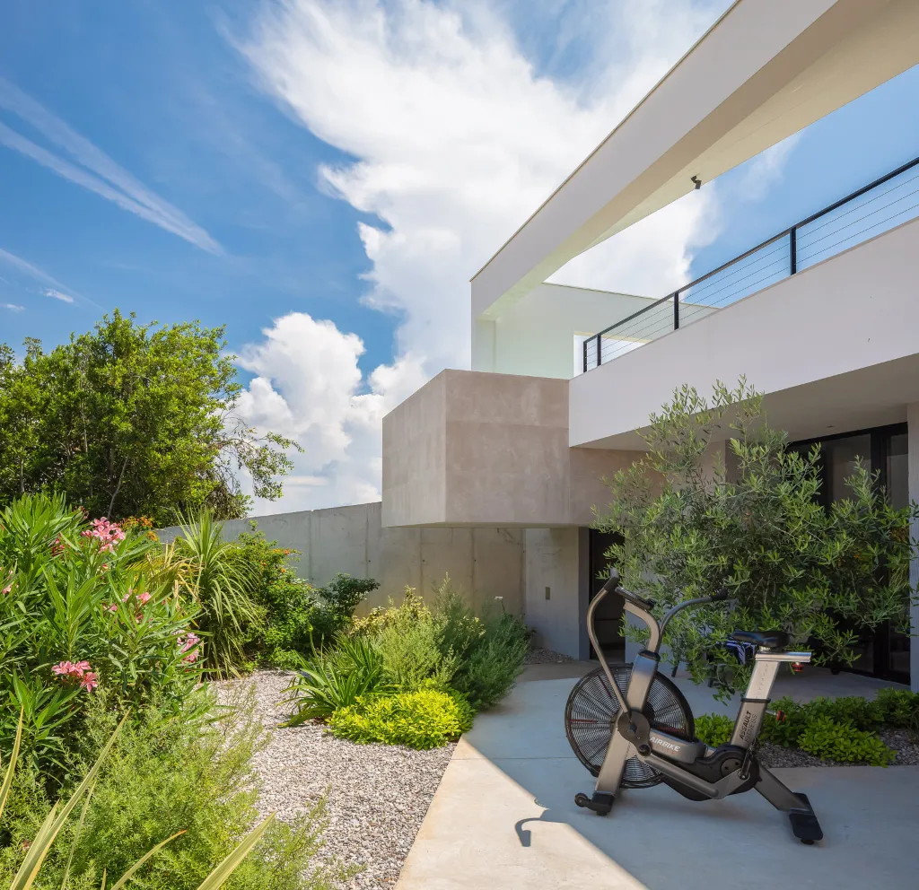 Contemporary Seaside Villa with Pool in Sutivan