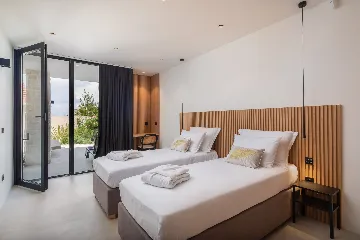 Contemporary Seaside Villa with Pool in Sutivan