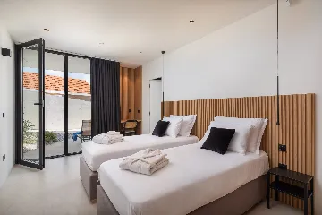 Contemporary Seaside Villa with Pool in Sutivan