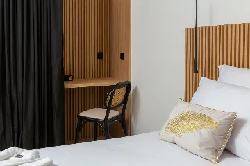 Contemporary Seaside Villa with Pool in Sutivan