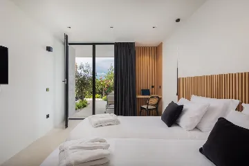 Contemporary Seaside Villa with Pool in Sutivan