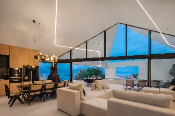 Contemporary Seaside Villa with Pool in Sutivan