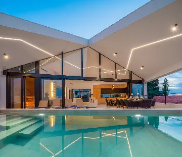 Contemporary Seaside Villa with Pool in Sutivan