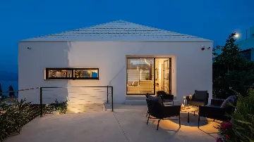 Contemporary Seaside Villa with Pool in Sutivan