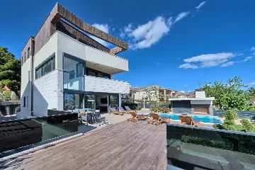 Seaside Infinity Villa in Kaštel Gomilica