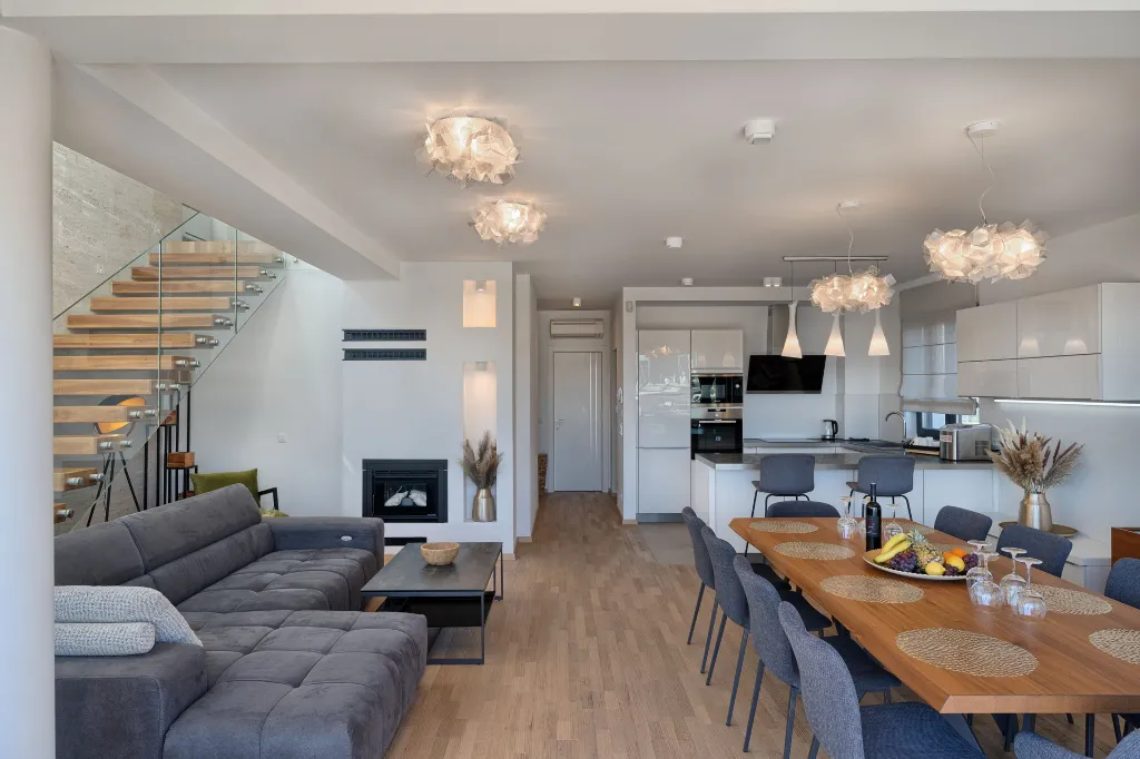 Seaside Infinity Villa in Kaštel Gomilica