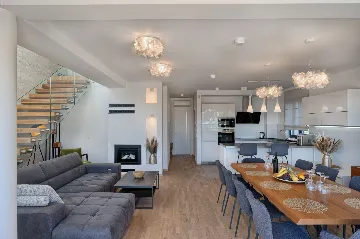 Seaside Infinity Villa in Kaštel Gomilica