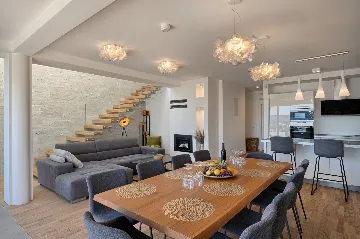 Seaside Infinity Villa in Kaštel Gomilica