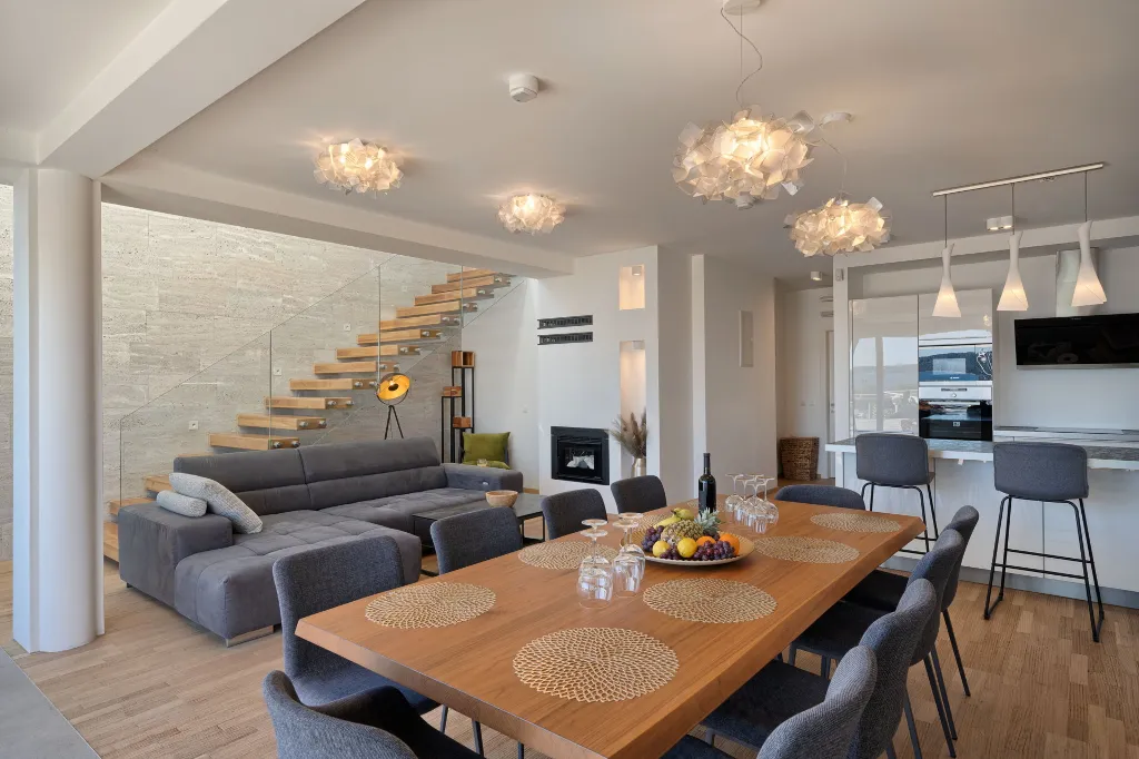 Seaside Infinity Villa in Kaštel Gomilica