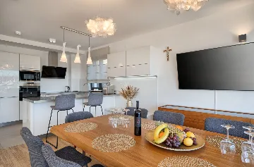 Seaside Infinity Villa in Kaštel Gomilica