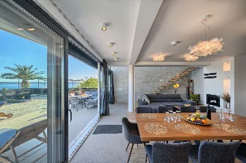 Seaside Infinity Villa in Kaštel Gomilica