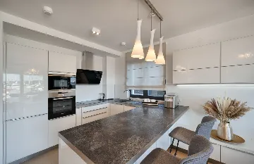 Seaside Infinity Villa in Kaštel Gomilica