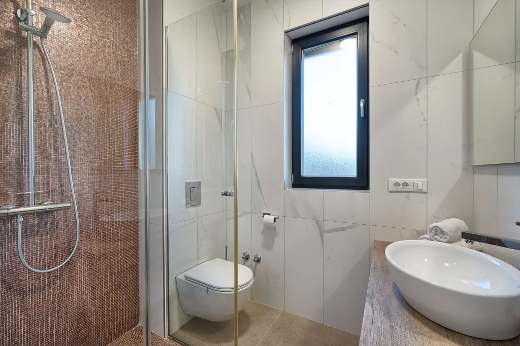 Seaside Infinity Villa in Kaštel Gomilica