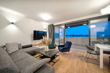 Seaside Infinity Villa in Kaštel Gomilica