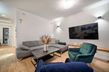 Seaside Infinity Villa in Kaštel Gomilica