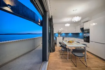 Seaside Infinity Villa in Kaštel Gomilica