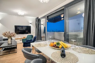 Seaside Infinity Villa in Kaštel Gomilica