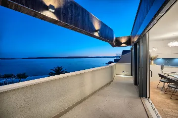 Seaside Infinity Villa in Kaštel Gomilica
