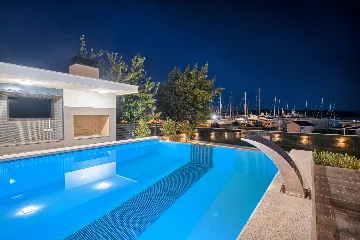 Seaside Infinity Villa in Kaštel Gomilica