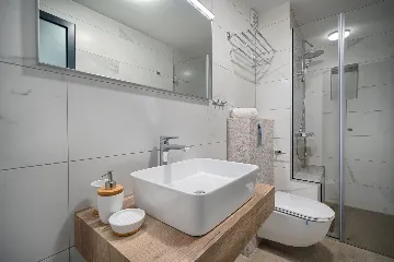 Seaside Infinity Villa in Kaštel Gomilica