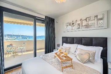 Seaside Infinity Villa in Kaštel Gomilica