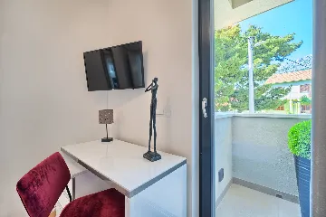 Seaside Infinity Villa in Kaštel Gomilica