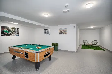 Seaside Infinity Villa in Kaštel Gomilica