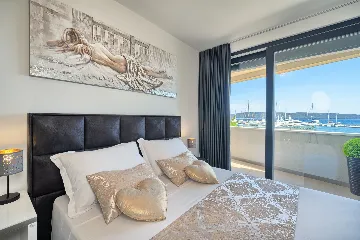 Seaside Infinity Villa in Kaštel Gomilica