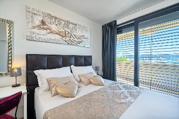 Seaside Infinity Villa in Kaštel Gomilica