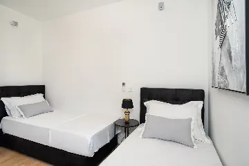 Seaside Infinity Villa in Kaštel Gomilica