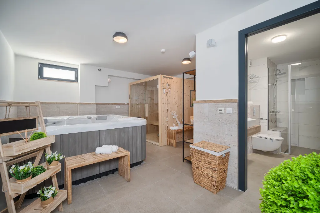 Seaside Infinity Villa in Kaštel Gomilica