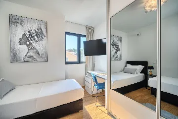 Seaside Infinity Villa in Kaštel Gomilica