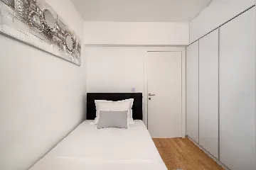 Seaside Infinity Villa in Kaštel Gomilica