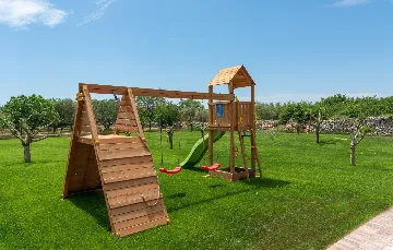 Modern Family Villa with Pool in Vodnjan