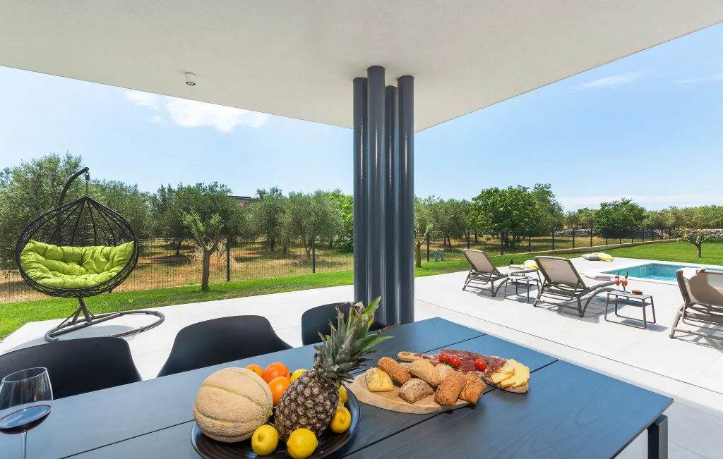 Modern Family Villa with Pool in Vodnjan