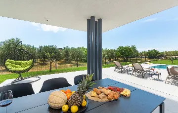 Modern Family Villa with Pool in Vodnjan