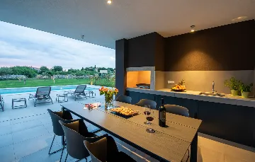 Modern Family Villa with Pool in Vodnjan