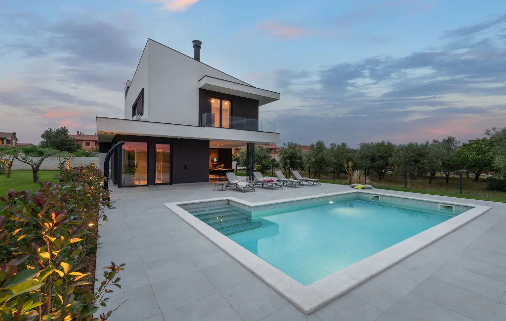 Modern Family Villa with Pool in Vodnjan