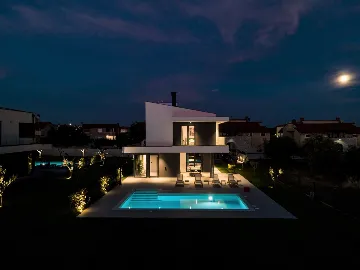 Modern Family Villa with Pool in Vodnjan