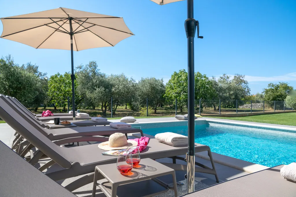Modern Family Villa with Pool in Vodnjan