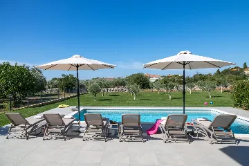 Modern Family Villa with Pool in Vodnjan