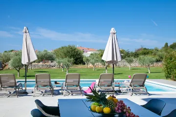 Modern Family Villa with Pool in Vodnjan